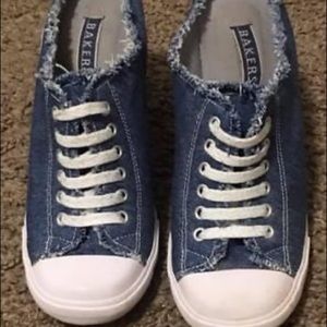 Baker’s Blue Jean Heels